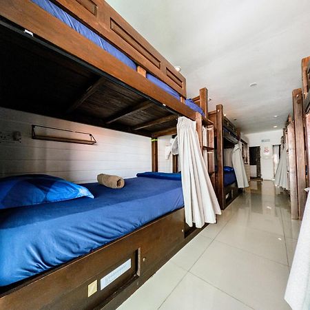 Back Home Backpackers Hostel Bangkok Exterior foto