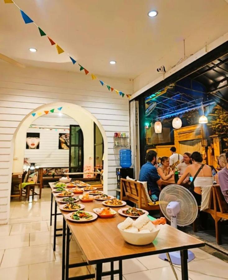 Back Home Backpackers Hostel Bangkok Exterior foto