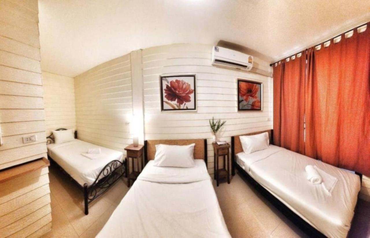 Back Home Backpackers Hostel Bangkok Exterior foto