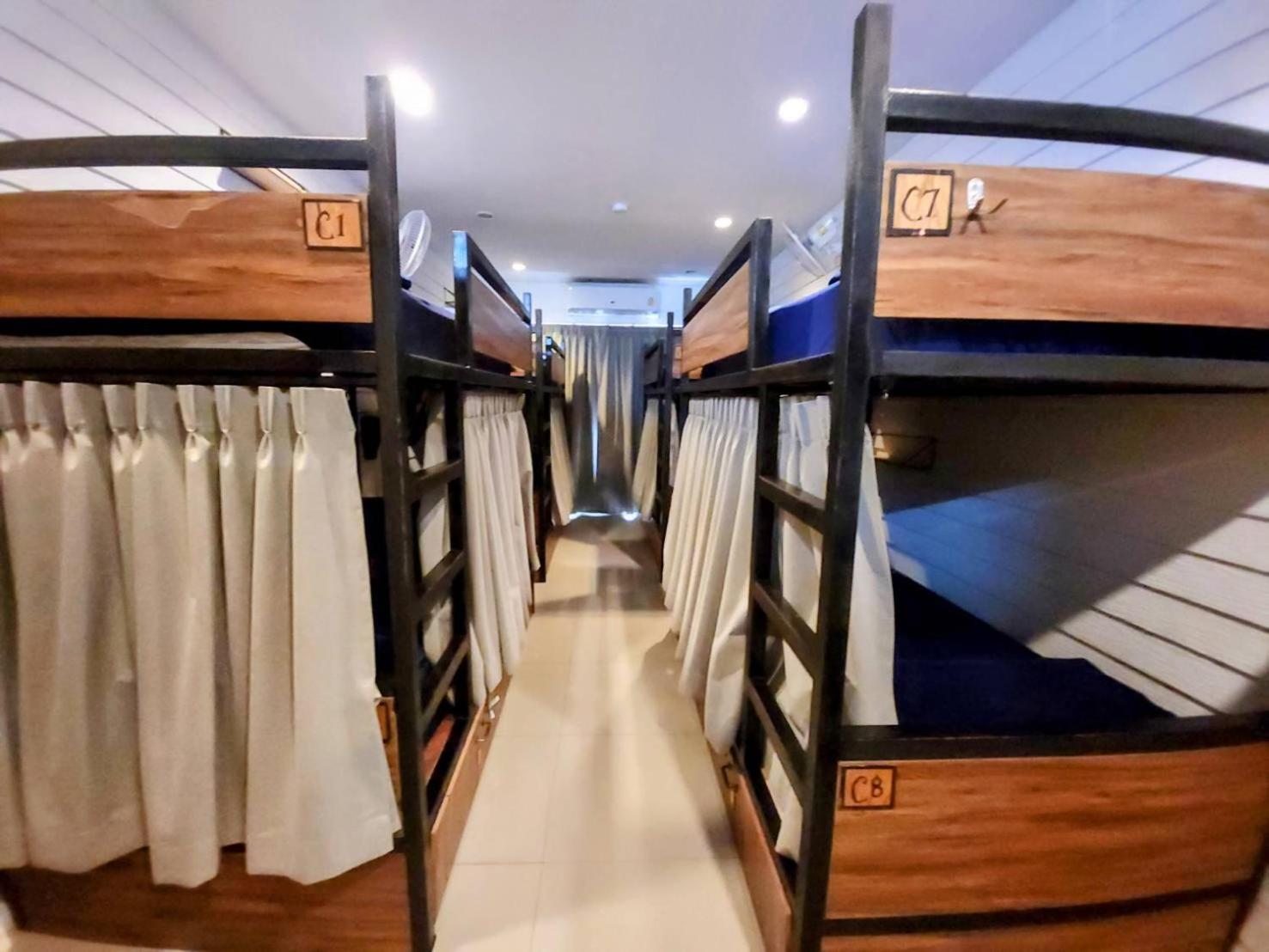 Back Home Backpackers Hostel Bangkok Exterior foto