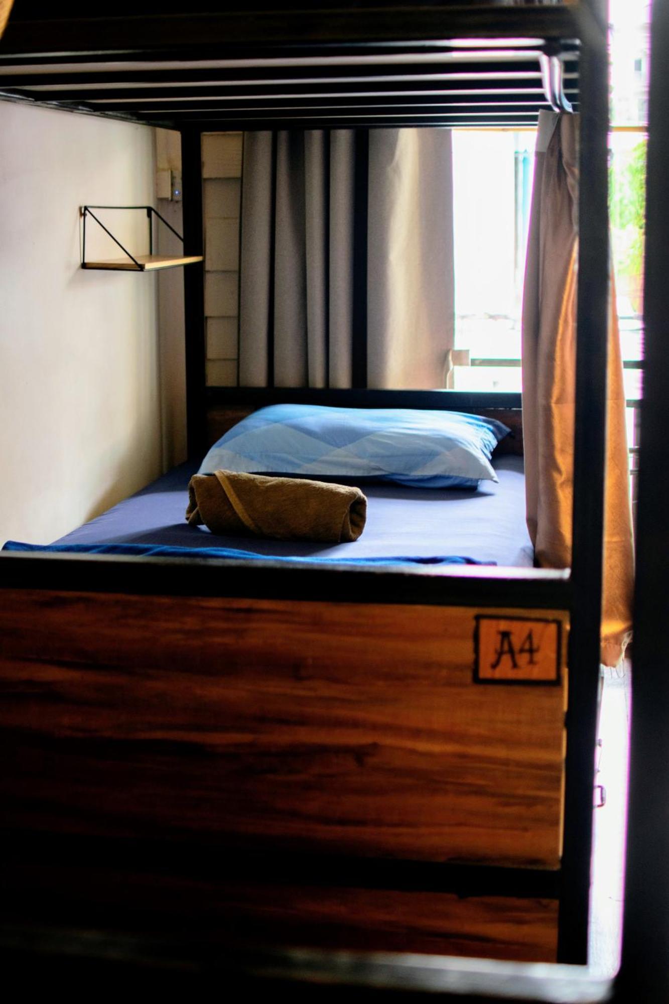 Back Home Backpackers Hostel Bangkok Exterior foto